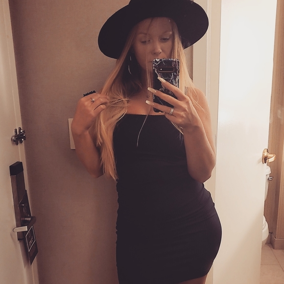 Meet the Posher, Laura B 🐰 - Picture 2 of 9